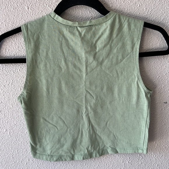 Girls Size Medium Green Tank Top Workout Shirt - Picture 3 of 3